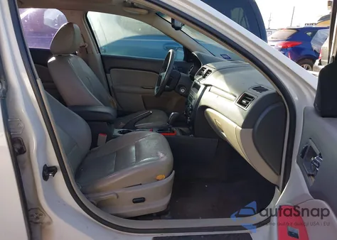 2010 Ford Fusion Sel z USA, uszkodzony, nr VIN 3FAHP0JG5AR285392